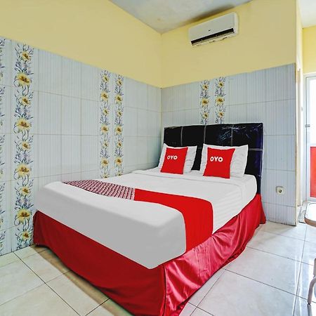 Oyo 90238 Hotel Nusantara Cirebon Kültér fotó