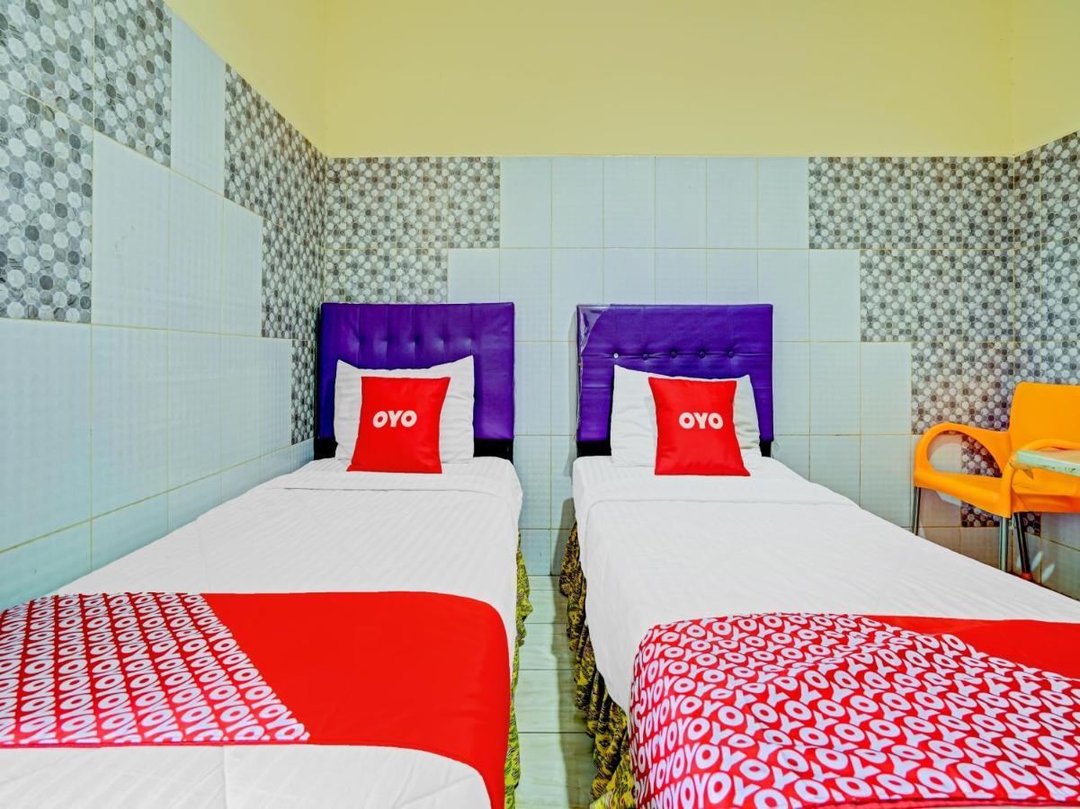 Oyo 90238 Hotel Nusantara Cirebon Kültér fotó