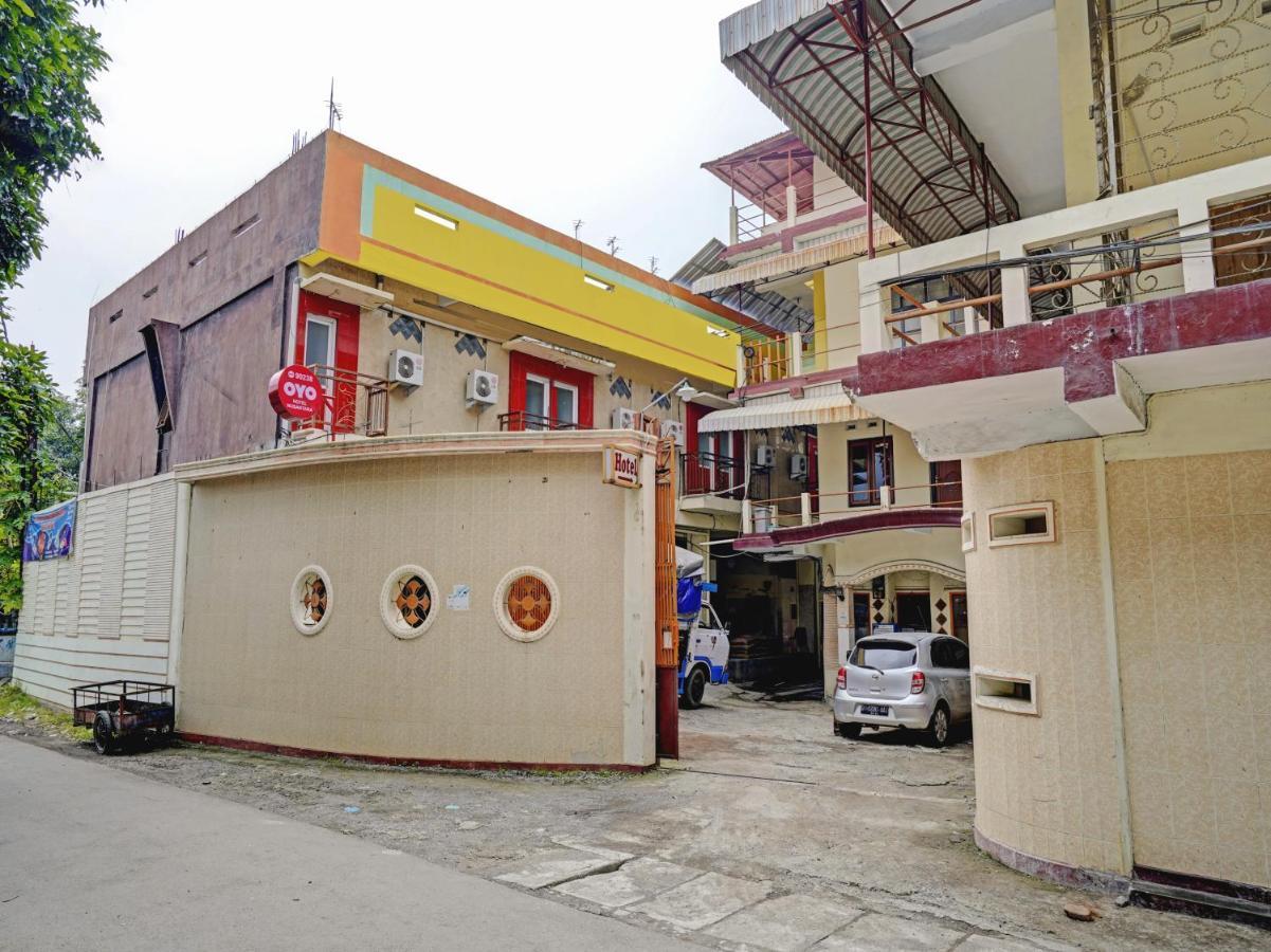 Oyo 90238 Hotel Nusantara Cirebon Kültér fotó