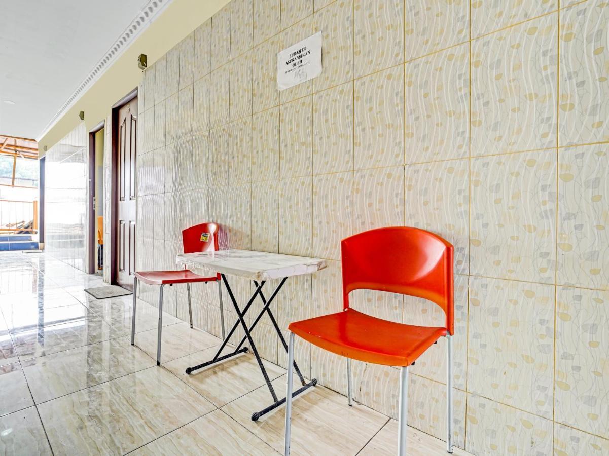 Oyo 90238 Hotel Nusantara Cirebon Kültér fotó