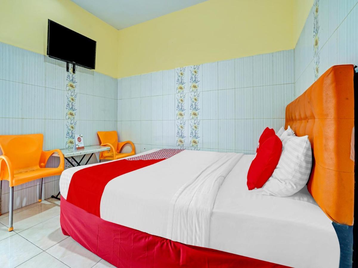 Oyo 90238 Hotel Nusantara Cirebon Kültér fotó
