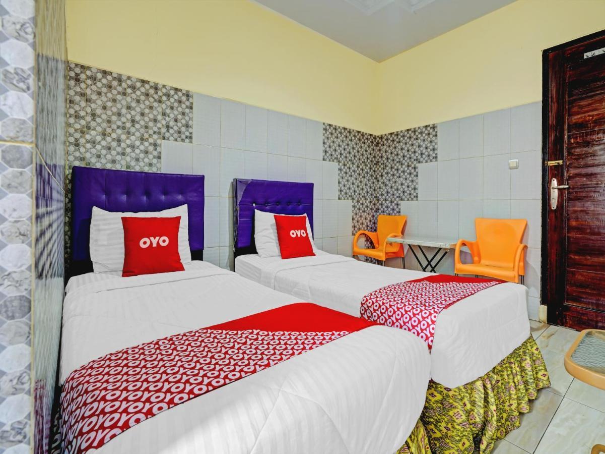 Oyo 90238 Hotel Nusantara Cirebon Kültér fotó