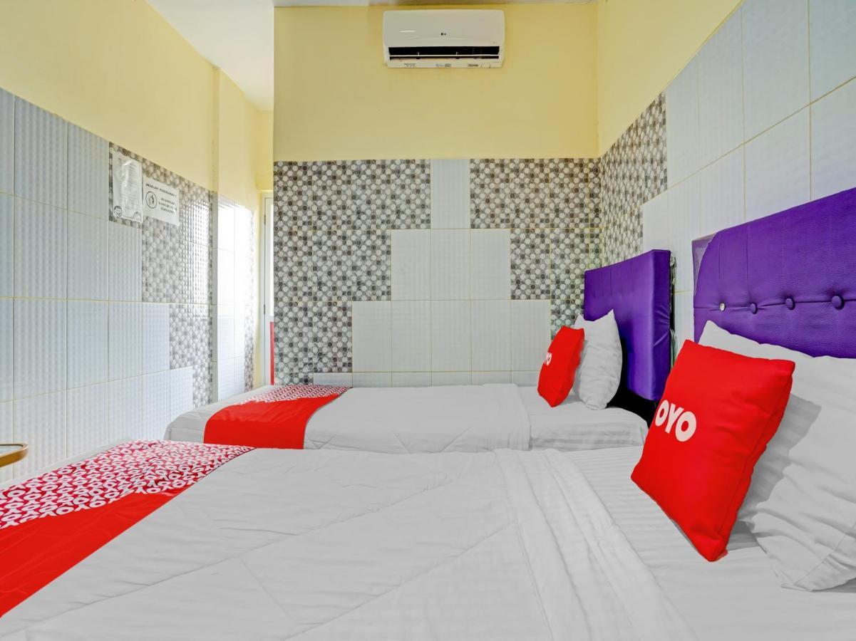 Oyo 90238 Hotel Nusantara Cirebon Kültér fotó